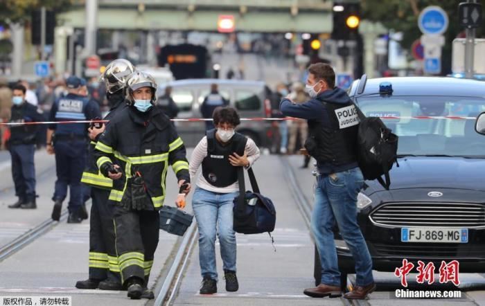 欧盟成员国“以最强烈言辞”谴责针对法国的袭击事件