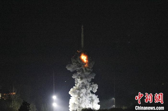 一箭双星 中国成功发射“极目”空间科学卫星