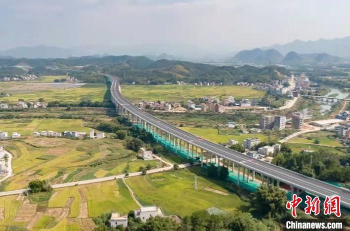 中国广东怀阳高速开通