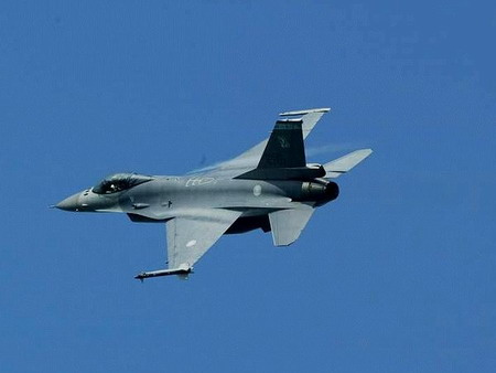 台军称F16失事是个人因素 飞行员父亲：别再卸责