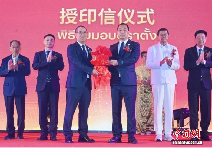 泰国前副总理高度评价在泰温商所做贡献