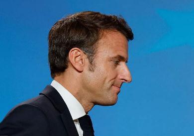 马克龙出席巴黎葡萄酒展