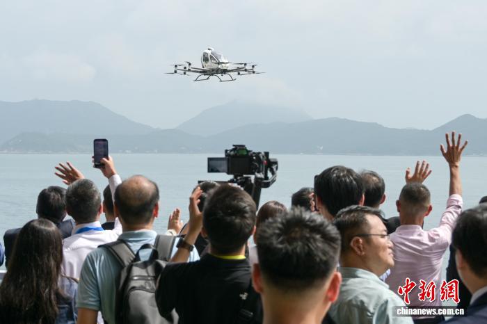 香港首飞“空中的士” 助力低空经济发展