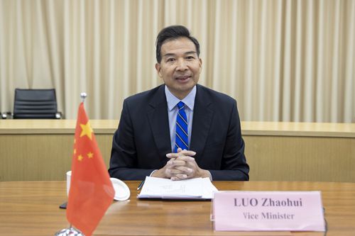 外交部副部长罗照辉同越南副外长阮国勇举行视频会晤